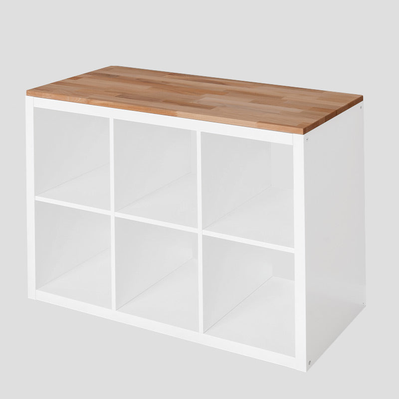 Ein horizontal gestelltes 3x2 Kallax als Sideboard: mit maßgeschneiderter Holzplatte aus Buche