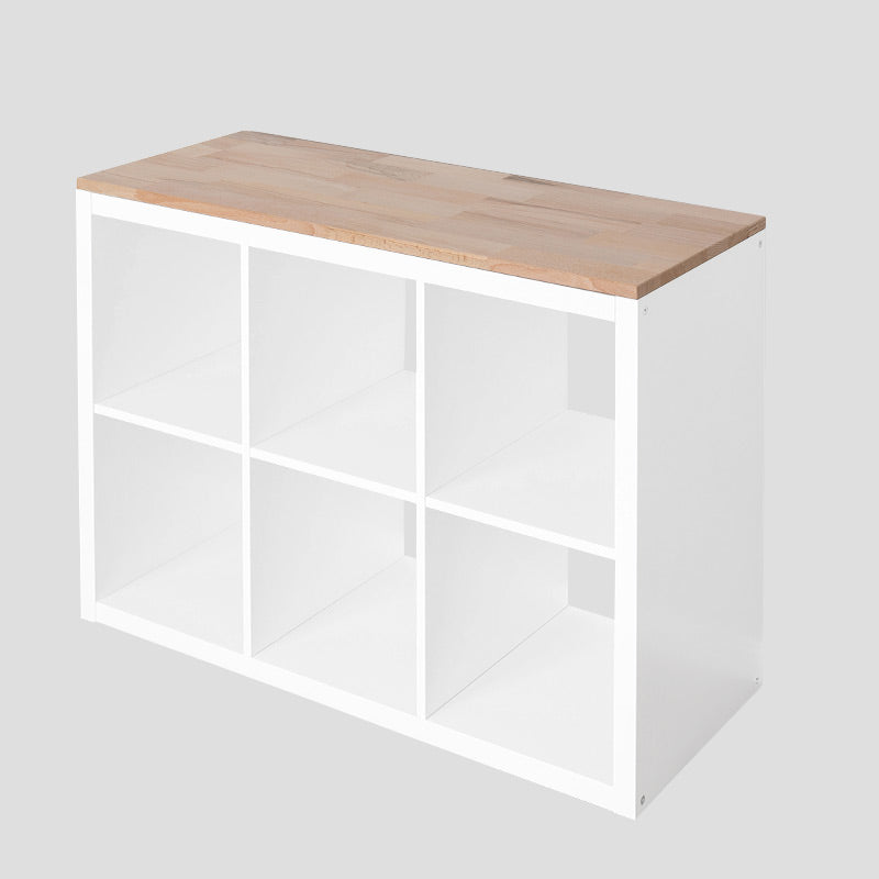 Kallax Holzplatte aus naturbelassener Buche: 2 cm Stärke. Die Deckplatte liegt auf einem weissen 3er IKEA Kallax Regal auf