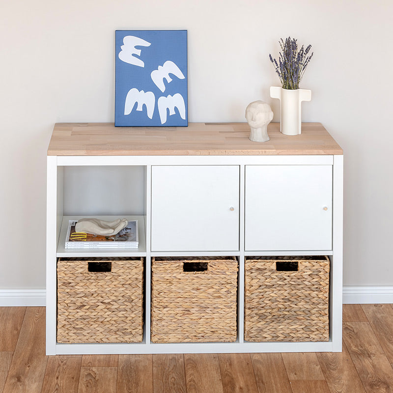 Weißes Kallax Sideboard 3x1 mit massiver Holzplatte aus hellem Buchenholz